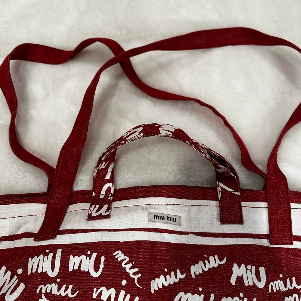 Miu Miu red and White Graphic Tote with zipper and tag-no dust bag - Picture 7 of 13